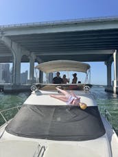 Regal Yacht de 45 pés - 1 hora grátis todos os dias