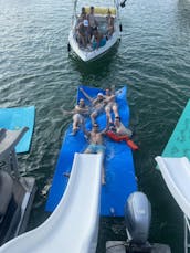 **NOVO** Grande barco de festa com 2 escorregadores!! 