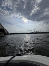 Bayliner Bowrider 180 — Des journées ensoleillées, des vagues douces, des voies navigables de Washington !