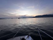 42' Bertram Yacht with Spacious Deck for 12 passengers 