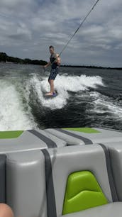 Prior Lake - Party, Surf or Chill - Captain w/21ft Malibu