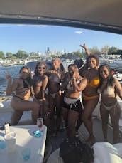 Diversey Harbor Gorgeous 48' Sea Ray Luxury Yacht