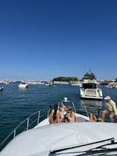 Amplio yate de 50 pies con plataforma de baño en alquiler en 31st Harbor Charterer para más de 12 personas