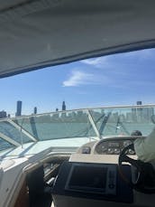 Amplio yate de 50 pies con plataforma de baño en alquiler en 31st Harbor Charterer para más de 12 personas