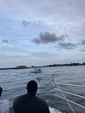 LUXURY YACHT Cruise & Save – 1 Free Hour or FREE Jetski from Monday to Thursday!