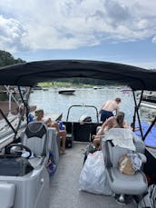 ** 🩵Rafi👨‍✈️ Ride the Waves: 2023 Veranda Vista View 22RC – 175HP Thrills!**