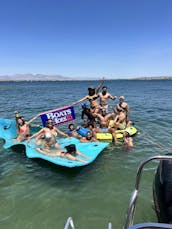 28ft Suntracker Party Hut - Spacious 12 Person Boat on Lake Havasu!