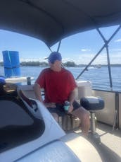Bren’s Lake Norman Charters - 25ft Tahoe Pontoon