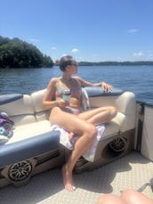 Bren’s Lake Norman Charters - 25ft Tahoe Pontoon