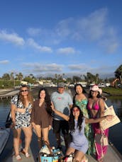 ¡Diviértete bajo el sol con el barco de cubierta Bayliner 190!