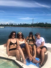 30' Party Friendly Boat in Toronto for 8 People!