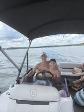 Rent a Luxurious Godfrey Pontoon Boat for Fun-filled Water Day