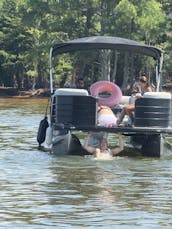 Rent a Luxurious Godfrey Pontoon Boat for Fun-filled Water Day