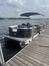 Pontão Bennington 2023 em Spring Park, no Lago Minnetonka!
