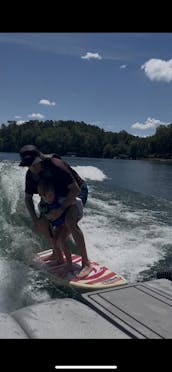 Wakeboat Premium no Lago Keowee | Moomba Mojo de 23 pés