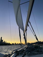 37' Luxury Sailing Yacht in Downtown Chicago