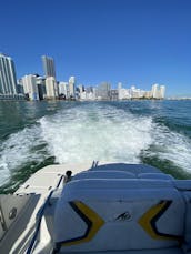 Barco de esqui Monterey M5 de 26 pés para cruzeiro de barco e esportes aquáticos