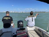 Bateau à pont Bayliner propre, confortable et fiable à Clearwater en Floride