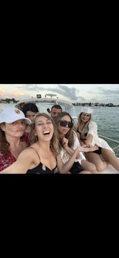 Cruise Miami Beach with the Sea Ray Sundancer 455 Motor Yacht!