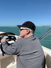 Bateau à pont Bayliner propre, confortable et fiable à Clearwater en Floride