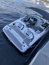 2021 Yamaha 212 Jet Boat Cruise/Sandbar confortavelmente