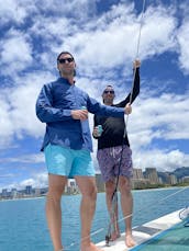 Experiência única e emocionante de velejar e nadar em trimarã em Waikiki