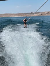 Bateau de fête de 24 pieds pour propriétaire le mieux noté avec tubing, wakeboard, jouets sur sable et wakesurf