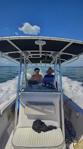 **LOOK HERE**  FUEL, CLEANING & GPS INCLUDED!!!  Sea Fox Center Console With Easy Access To  Tampa Bay / Gulf Of Mexico  Center Console Sea Fox 237cc 200hp—>Depart from Residential Boat Lift