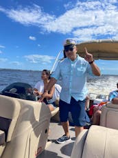 Best Value Rental Around! Brand new Beautiful 2018 Suntracker 24' DLX Party Barge