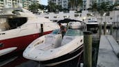 Location d'un bateau Sea Ray Sundeck de 26 pieds à Aventura, en Floride