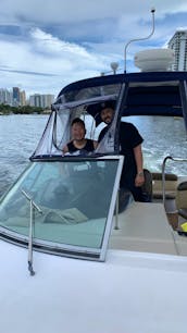 Beautiful 40' Four Winns Vista Cruiser Yacht / Sunny Isles Beach/Hallandale Beach/North Miami Beach