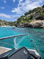 Rent this speedboat Q605 'Helios' 150hp for 7 people in Palma, Spain