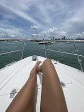 Iate a motor de luxo Azimut Flybridge II de 50 pés incrível em Miami Beach!