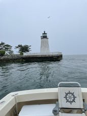 Lancha motora Mainship Pilot de 34 pies para alquilar con capitán en Newport, Rhode Island