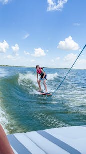 2020 Malibu Wakesetter 21’ Surf/Ski Boat Rental in Lewisville, Texas