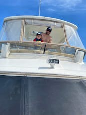 52' Luxury Yacht Charter 52' Searay with Crew in Palm Beach Fl 10 % off March
