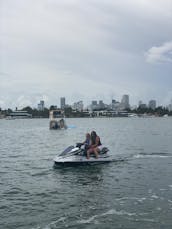 Iate a motor Sea Ray Sundancer de 52 pés em Miami Beach, Flórida