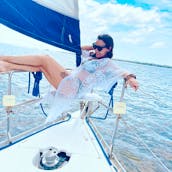 Siteseeing in Style on a Cruising Monohull Yacht in the Charleston Harbor