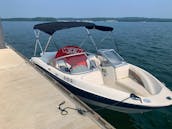 Beautiful 19' Bowrider for rent on Lake Hartwell