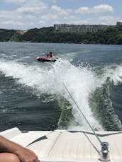 Louez un bateau de surf et de wakeboard Tige RZX de 23 pieds sur le lac Travis, Austin, Texas