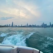 Gorgeous Sea Ray Sundancer 40 in Chicago with Stunning Interior 