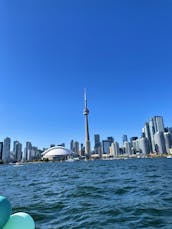 Large Luxury 37 Ft Four Winns Vista Motor Yacht Cruiser Rental in Toronto