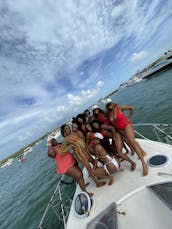 48Ft Yacht 5 ⭐️ service Enjoy Miami from $550 Monday to Thursday one hour FREE.