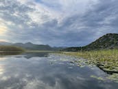 Paseos en barco por el lago Skadar en Virpazar, Montenegro