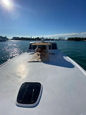 Incroyable expérience en yacht de 50 pieds sur le pont de Sedan à Miami Beach