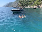 Excursion exclusive à Capri pour 10 personnes sur un bateau Aprea Mare avec Capitan Pietro