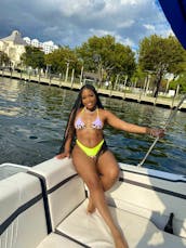 2h Exclusive Private Boat tour in Miami with champagne