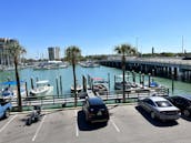 20ft Pontoon Suntracker Party Barge in St. Petersburg. Gas included!