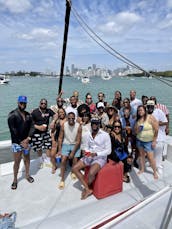 Catamarã Party Boat de 50 pés em Miami ($1.200 POR HORA)