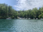 Lake Keowee Tritoon con 175 CV